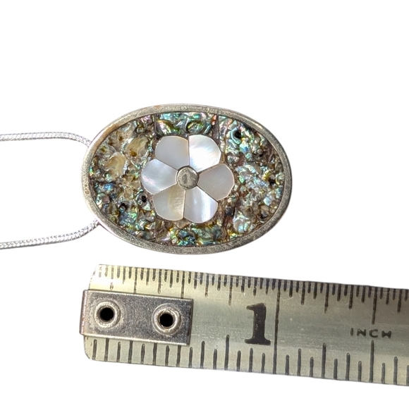 Vintage Mexico Alpaca & Abalone Shell Mother of Pearl Flower Pendant Necklace - Picture 3 of 5